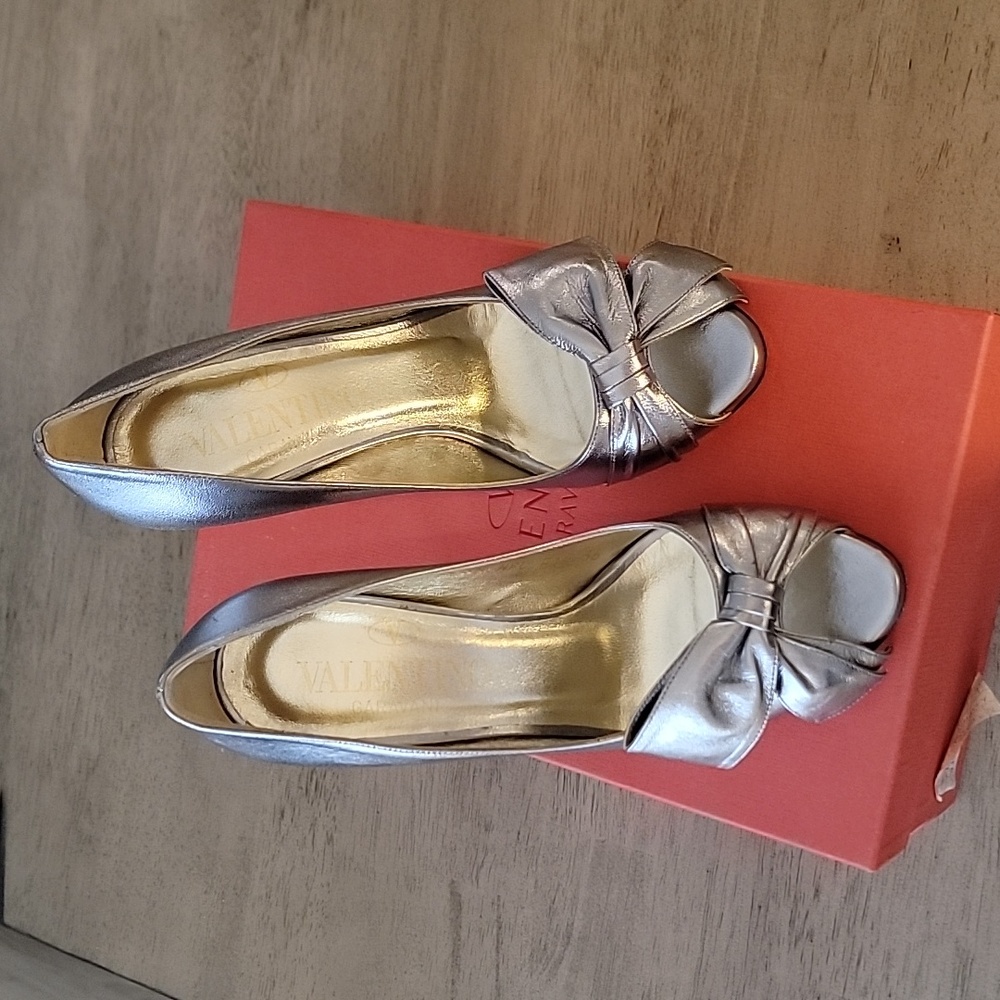 VALENTINO  GARAVANI PEEPTOE HEELS